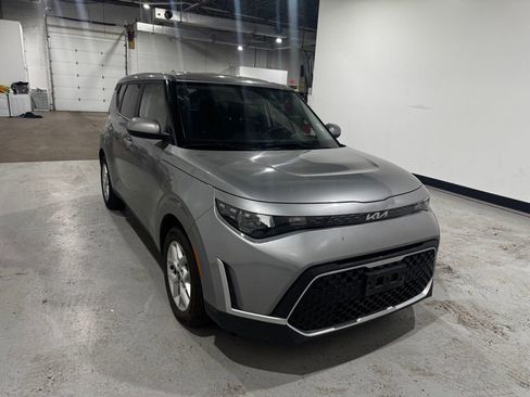 Used 2025 Kia Soul LX w/ LX Technology Package image 5