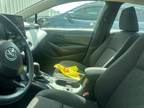Used 2025 Toyota Corolla LE FWD image 5