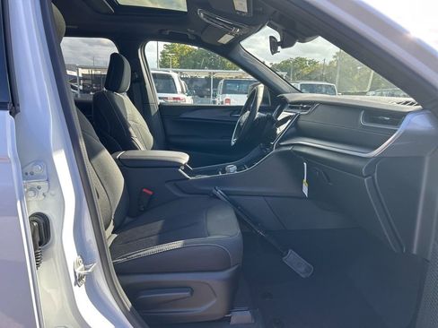 New 2025 Jeep Grand Cherokee Laredo X image 23