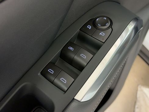 New 2026 Chevrolet Traverse LT w/ Sun and Wheel Package image 10