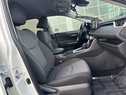 Certified 2022 Toyota RAV4 XLE image 17