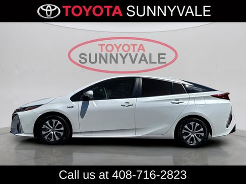 Used 2021 Toyota Prius Prime LE FWD image 6