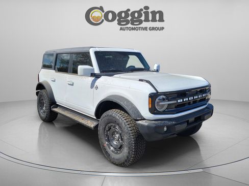 New 2025 Ford Bronco Outer Banks w/ Sasquatch Package AWD/4WD image 5