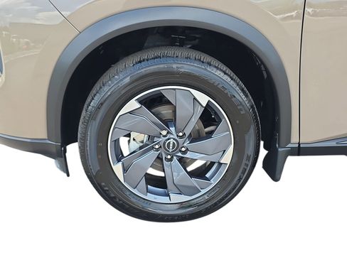 Used 2025 Nissan Rogue SV FWD image 26