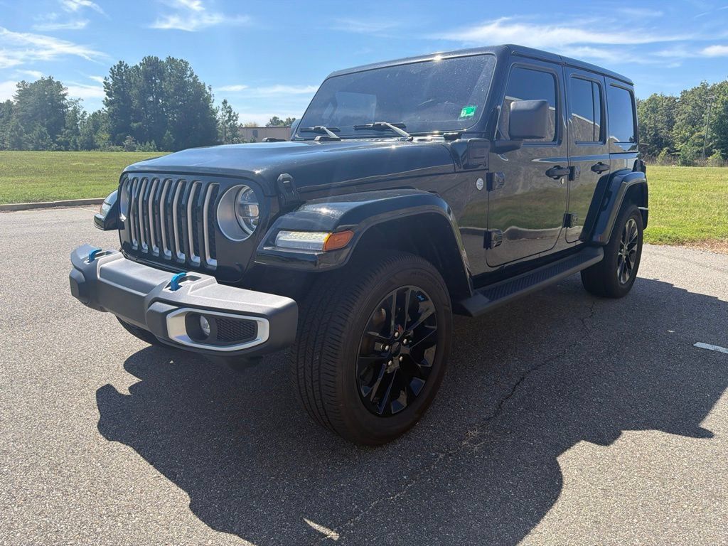 Used 2022 Jeep Wrangler Unlimited Sahara w/ Cold Weather Group AWD/4WD image 3