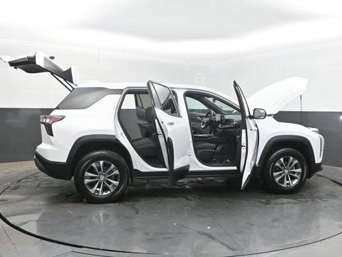 Used 2025 Chevrolet Equinox LT FWD image 49