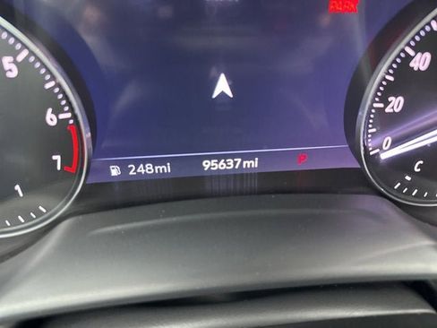 Used 2022 Buick Envision Essence w/ Technology Package I image 16