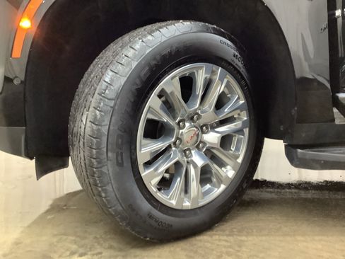 Used 2025 GMC Yukon Denali AWD/4WD image 27