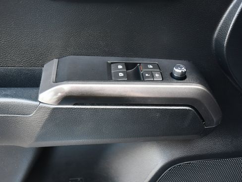 Used 2017 Toyota Tacoma TRD Off-Road image 14