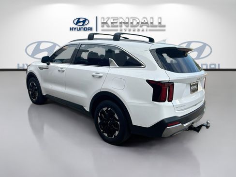 Used 2024 Kia Sorento S w/ Panoramic Sunroof Package FWD image 4