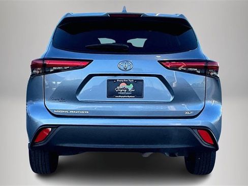 Used 2023 Toyota Highlander XLE image 6