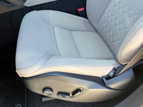 New 2026 Volvo XC90 B6 Plus w/ Protection Package Premier image 19