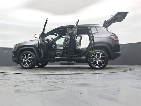 New 2026 Jeep Compass Limited w/ Mopar Graphics Package image 53