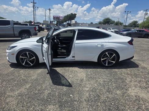 Used 2023 Hyundai Sonata SEL Plus FWD image 9
