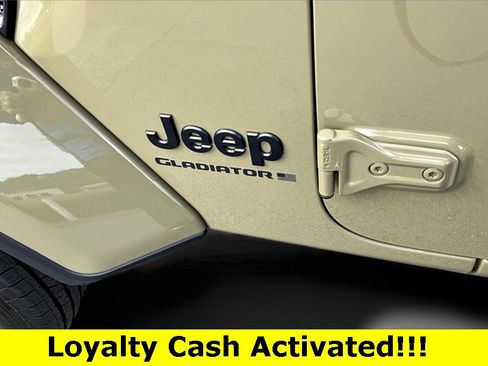 New 2025 Jeep Gladiator Sport image 10