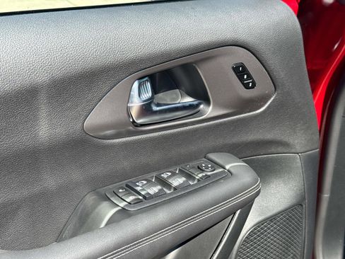 New 2026 Chrysler Pacifica Select image 17