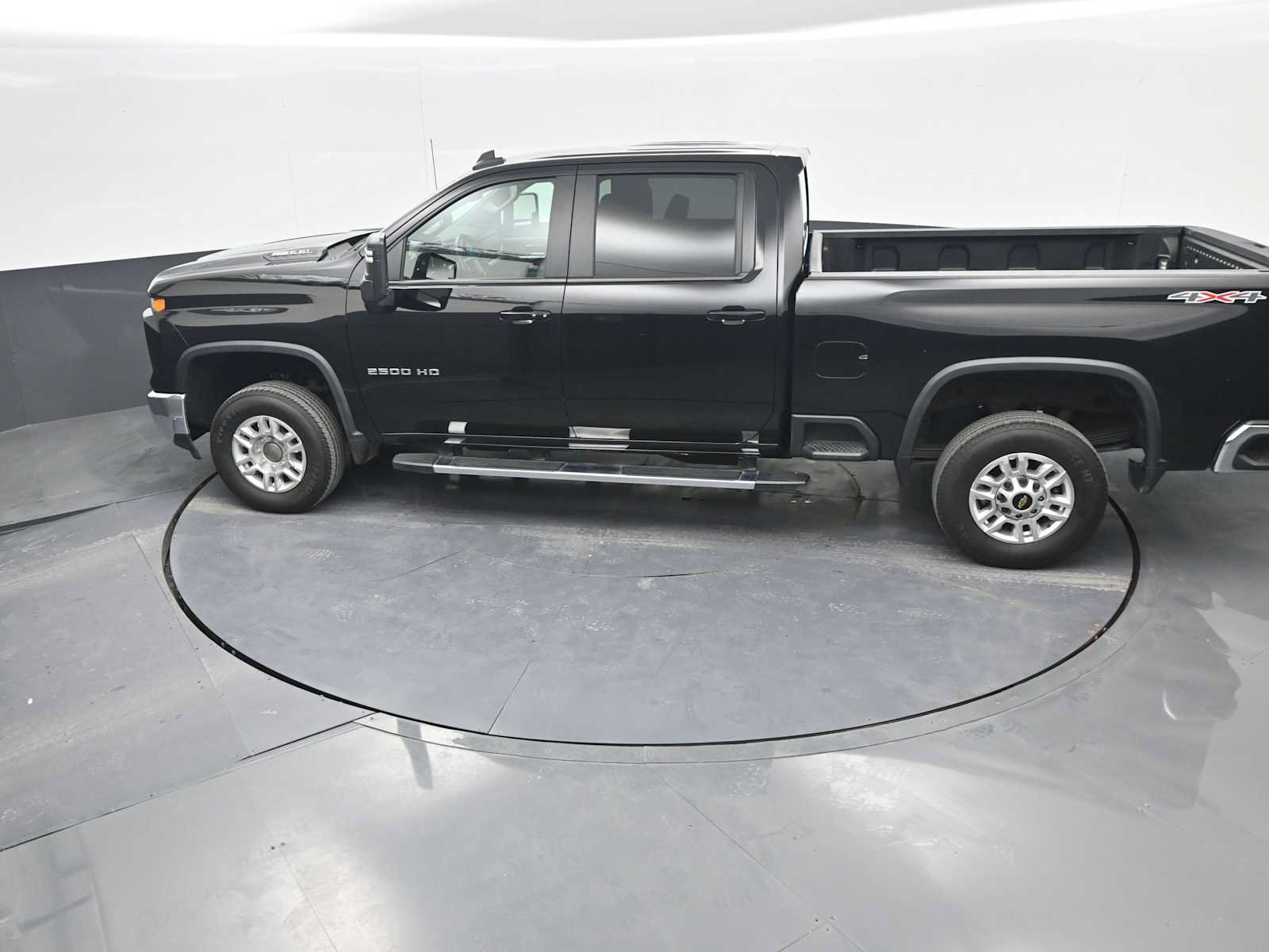 Used 2025 Chevrolet Silverado 2500 LT w/ Convenience Package AWD/4WD image 39