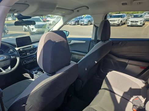 Used 2022 Ford Escape SE FWD image 10