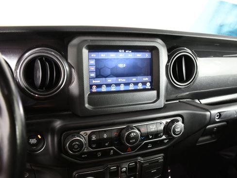 Used 2021 Jeep Wrangler Unlimited Sport AWD/4WD image 25