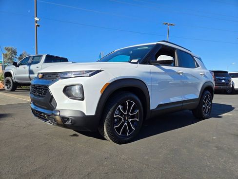 Used 2023 Chevrolet TrailBlazer ACTIV w/ Convenience Package image 2