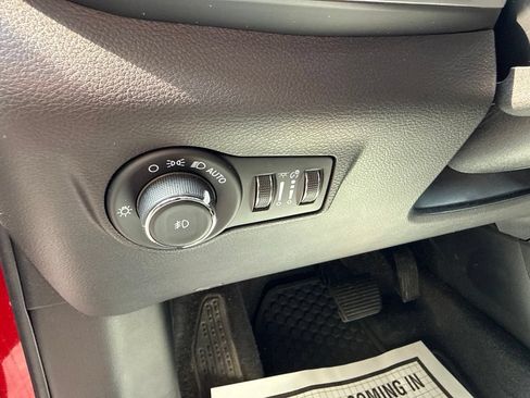 Used 2023 Jeep Compass Latitude w/ Convenience Group AWD/4WD image 22