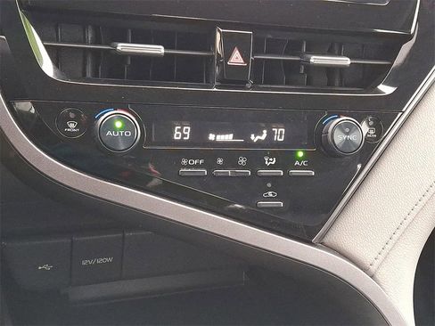 Certified 2022 Toyota Camry LE image 23