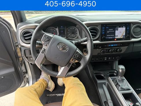 Used 2018 Toyota Tacoma Limited RWD image 16