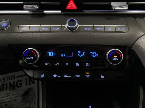 Certified 2025 Hyundai Elantra SEL FWD image 24