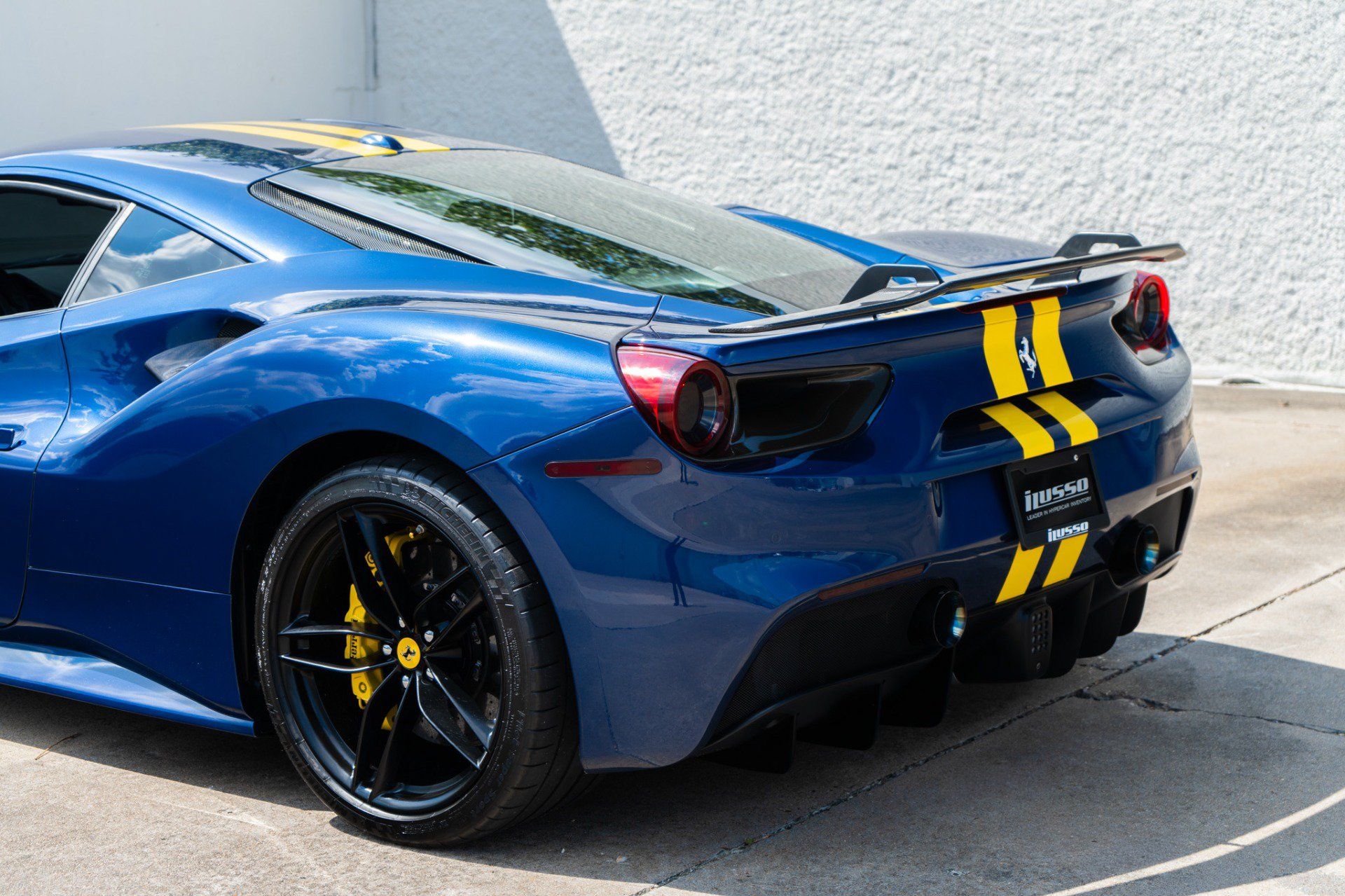 Used 2018 Ferrari 488 GTB RWD image 16