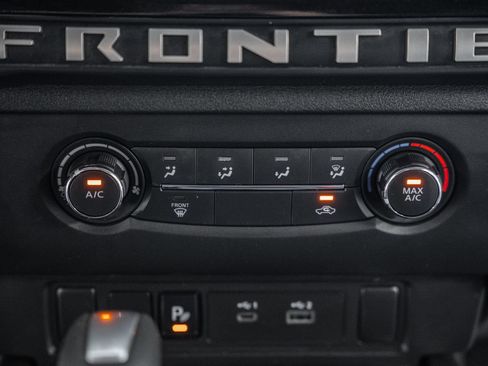 Used 2025 Nissan Frontier SV RWD image 23