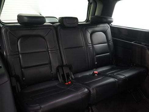 Used 2019 Lincoln Navigator Reserve AWD/4WD image 16