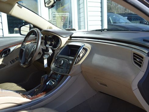 Used 2010 Buick LaCrosse CXL image 31