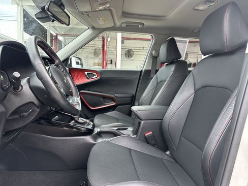 Certified 2024 Kia Soul GT-Line FWD image 13