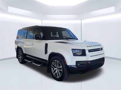 Used 2023 Land Rover Defender 130 X-Dynamic SE AWD/4WD image 3