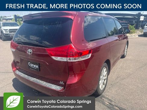 Used 2014 Toyota Sienna LE AWD/4WD image 9