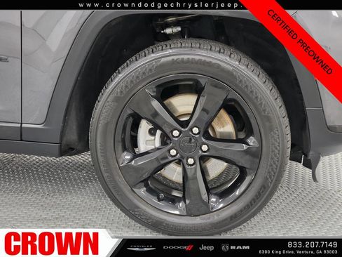 Used 2023 Jeep Grand Cherokee L Laredo AWD/4WD image 9