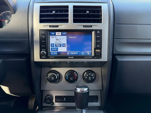 Used 2011 Dodge Nitro Heat w/ Popular Equipment Group image 29