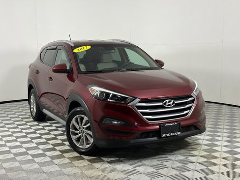 Used 2017 Hyundai Tucson SE AWD/4WD image 2