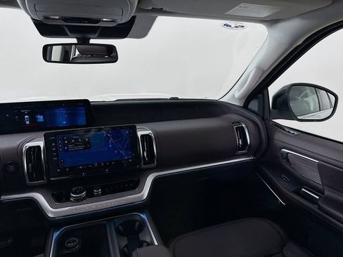 New 2025 Ford Expedition Platinum w/ Platinum Ultimate Package AWD/4WD image 25