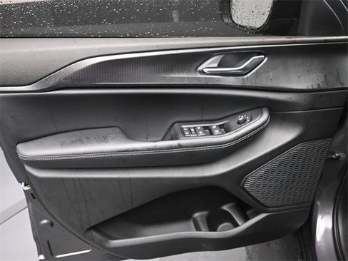 New 2025 Jeep Grand Cherokee Laredo X w/ Luxury Tech Group I image 12