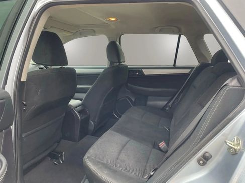 Used 2017 Subaru Outback 2.5i Premium image 18