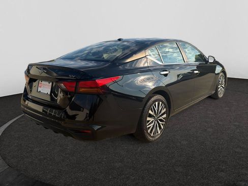 Used 2024 Nissan Altima 2.5 SV FWD image 4