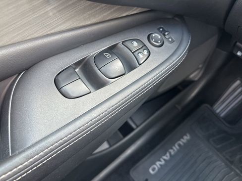 Used 2018 Nissan Murano SV image 14