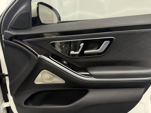 Used 2023 Mercedes-Benz S 580 4MATIC Sedan w/ AMG Line image 17