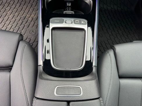 Used 2026 Mercedes-Benz GLB 250 4MATIC image 15