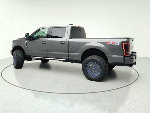Used 2022 Ford F250 Platinum AWD/4WD image 3