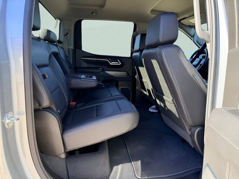 Used 2025 GMC Sierra 1500 SLT image 15