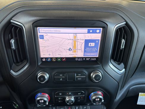 Used 2022 GMC Sierra 1500 AT4 w/ AT4 Preferred Package AWD/4WD image 14