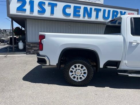 Used 2024 Chevrolet Silverado 2500 LT AWD/4WD image 15