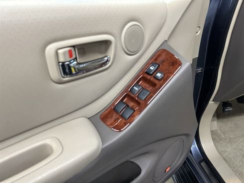 Used 2005 Toyota Highlander Limited image 26